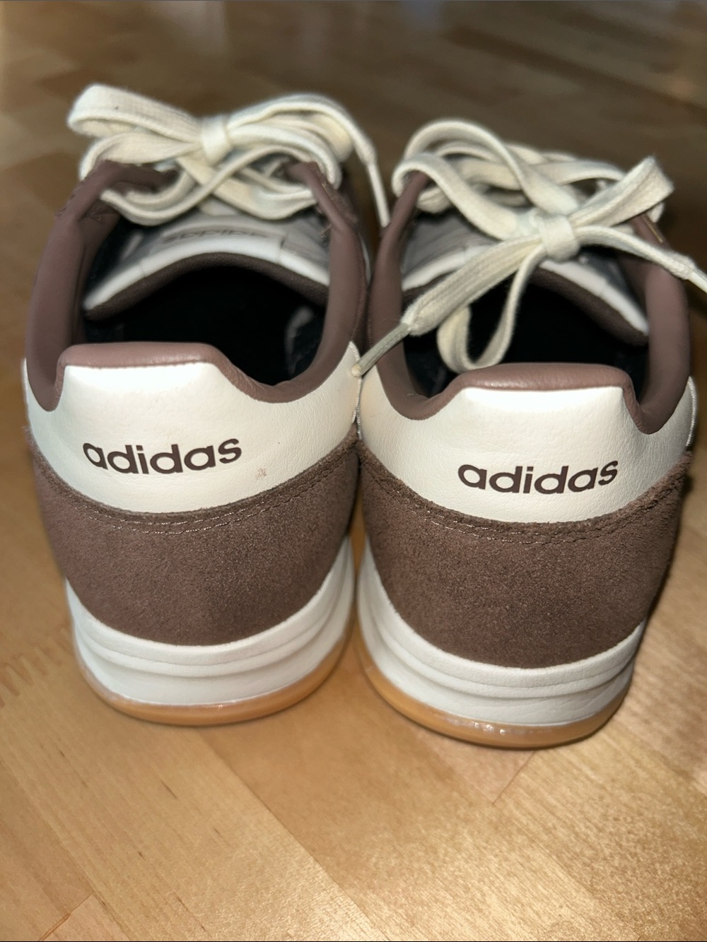 Women’s Adidas Run70s Sneakers, Size 9 - Picture 6 of 7